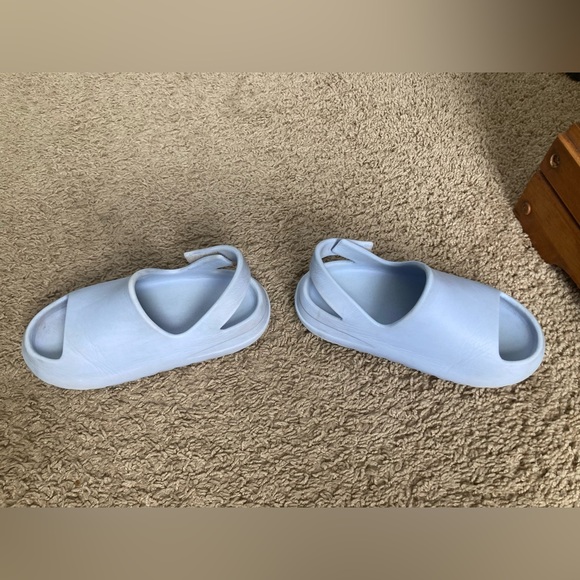 Kids Sling-Up Front Open Toe Sandals - Picture 4 of 6